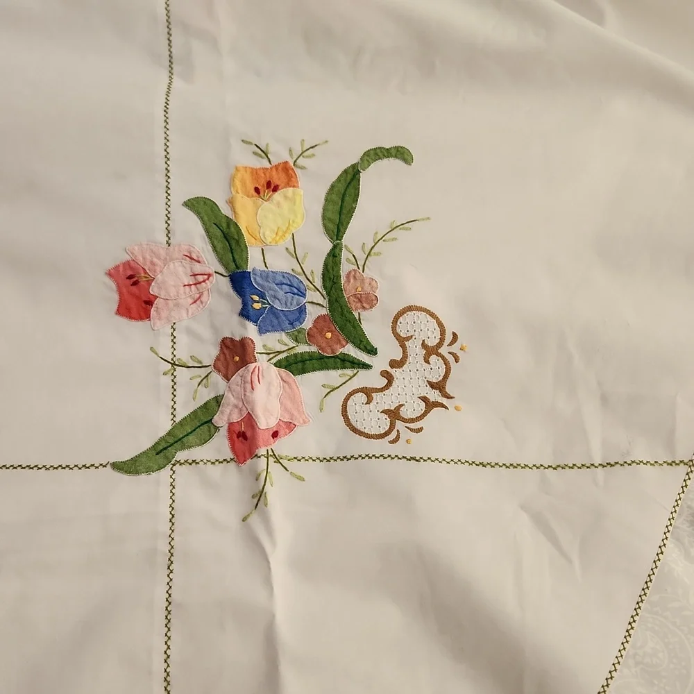 Vintage Floral Embroidered White Tablecloth With Multicolor Oblong 64